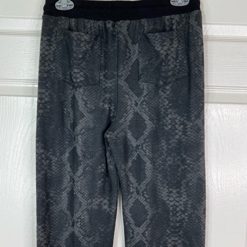 Red Haute Revolve Loungewear Cashmere Snake Print Drawstring Jogger Sweatpants S - Picture 7 of 9